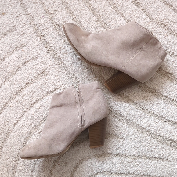 Old Navy Shoes - Old Navy Tan Ankle Booties with Block Heel